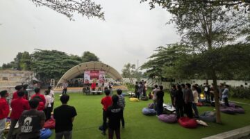 Diskusi Evaluasi 1 Tahun Kinerja Pemerintahan Prabowo–Gibran, Oleh BEM Universitas Bina Bangsa Bersama LMND dan Serikat Mahasiswa Progresif