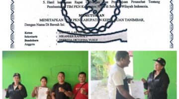 Samuel Lartutul Resmi Meyerahkan SK Anggota PKN RI Kabupaten Kepulauan Tanimbar